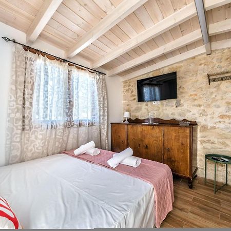Guest House Aphrodite Kato Archanes Exterior photo