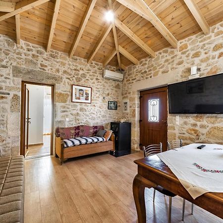 Guest House Aphrodite Kato Archanes Exterior photo